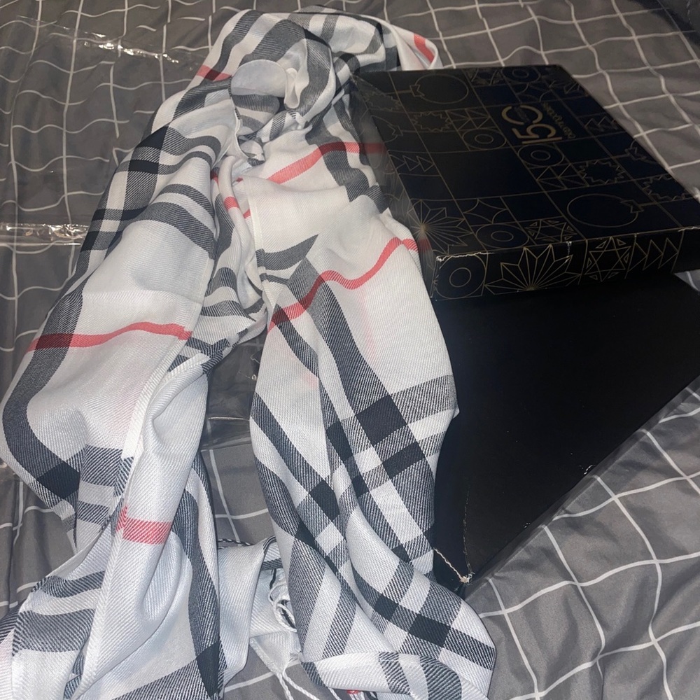 Pashmina scarf